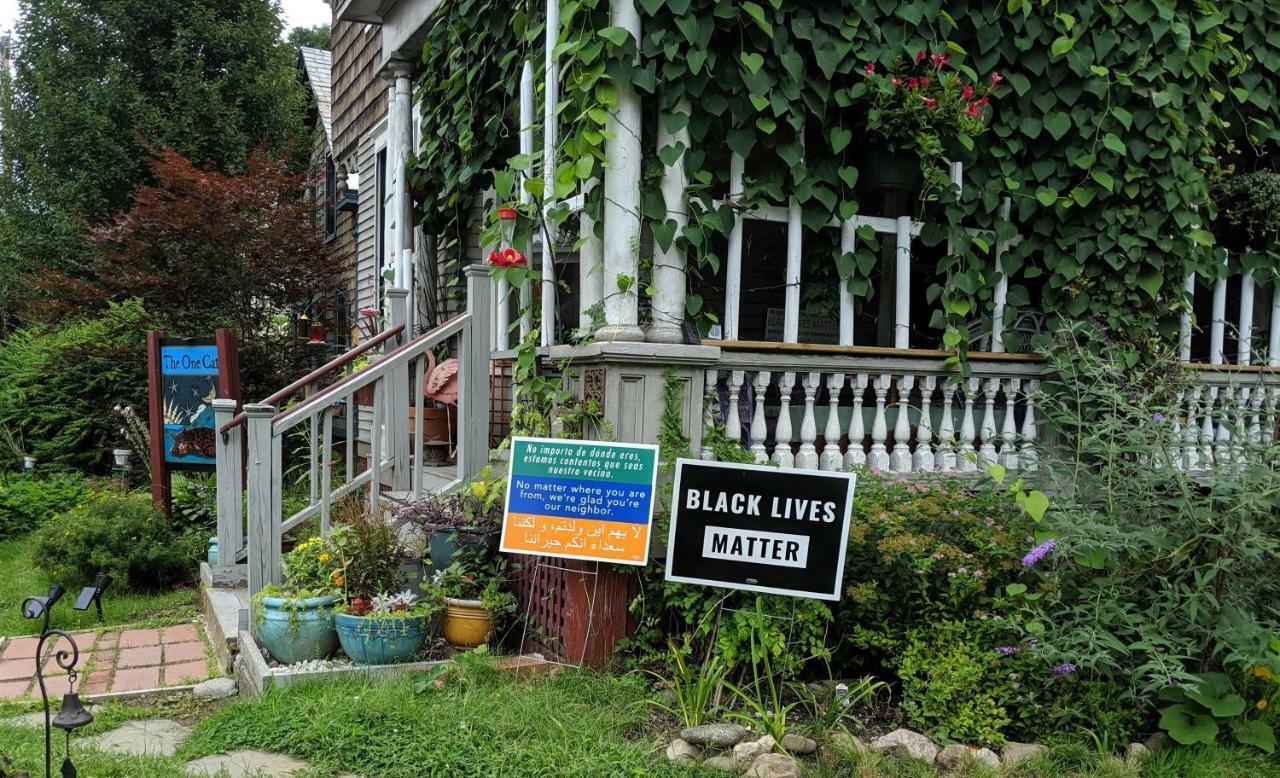 The One Cat Bed & Breakfast Brattleboro Exterior photo